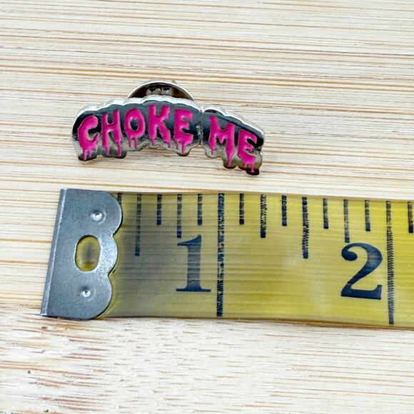 Choke Me Silver Pin, Dark Romance Reader, Funny Pin, Gift For Her - Picture 4 of 4